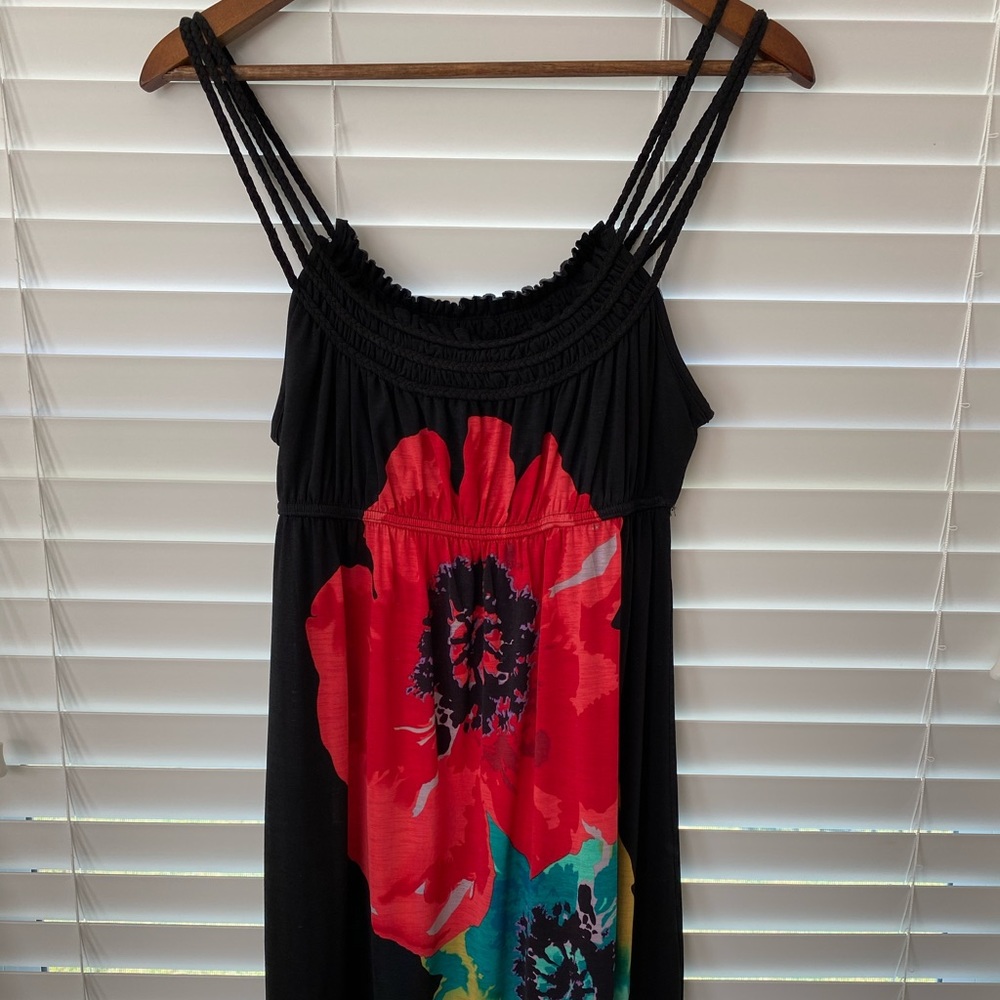 Pretty sundress can be worn dressy or casual